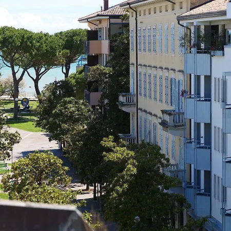 Apartman Da Silvia Attico Nel Cuore Di Con Posto Auto Grado